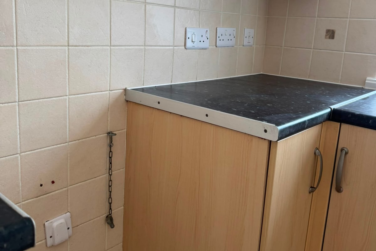Kitchen units degreased in North Wales after the work
