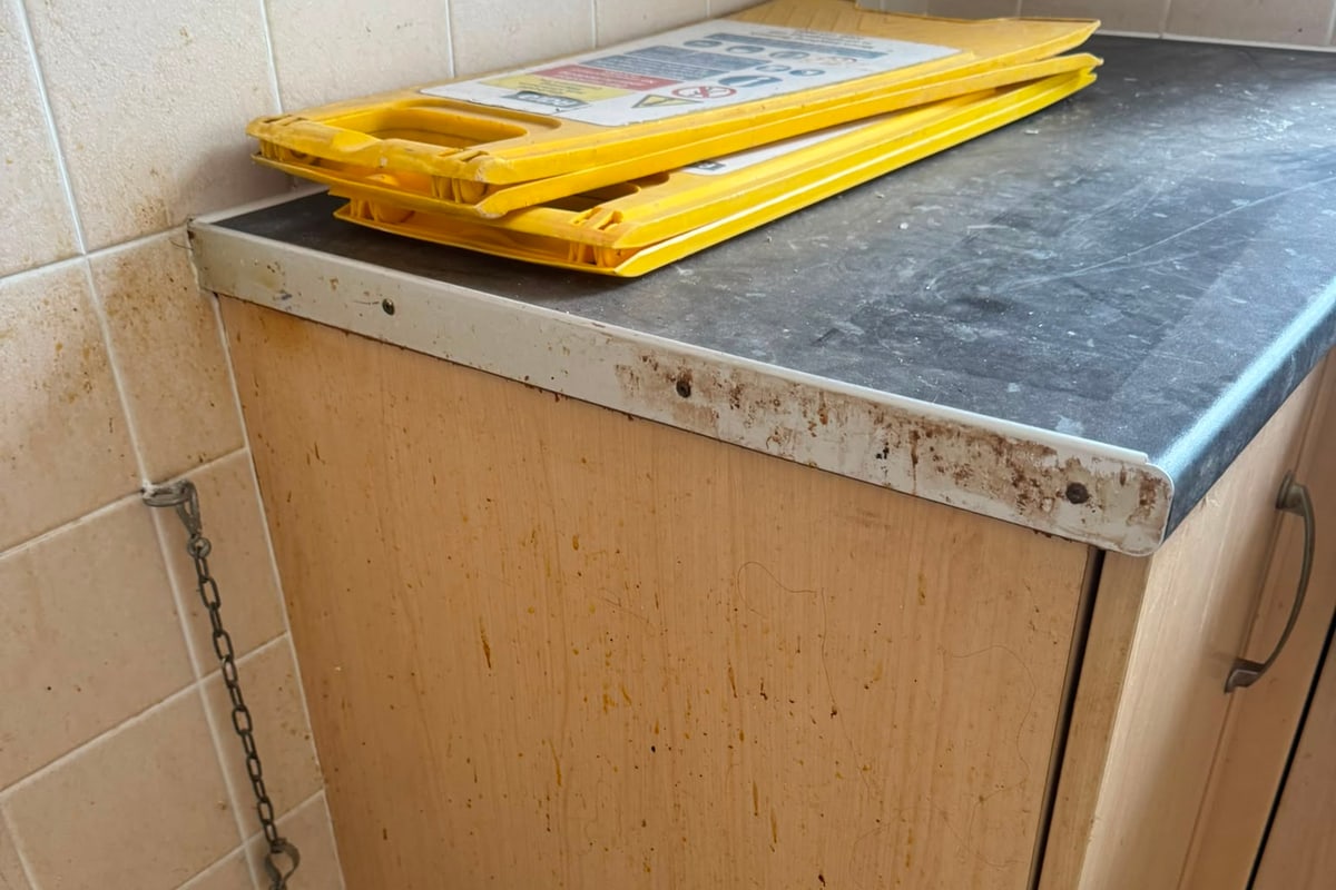 Kitchen units degreased in North Wales before the work